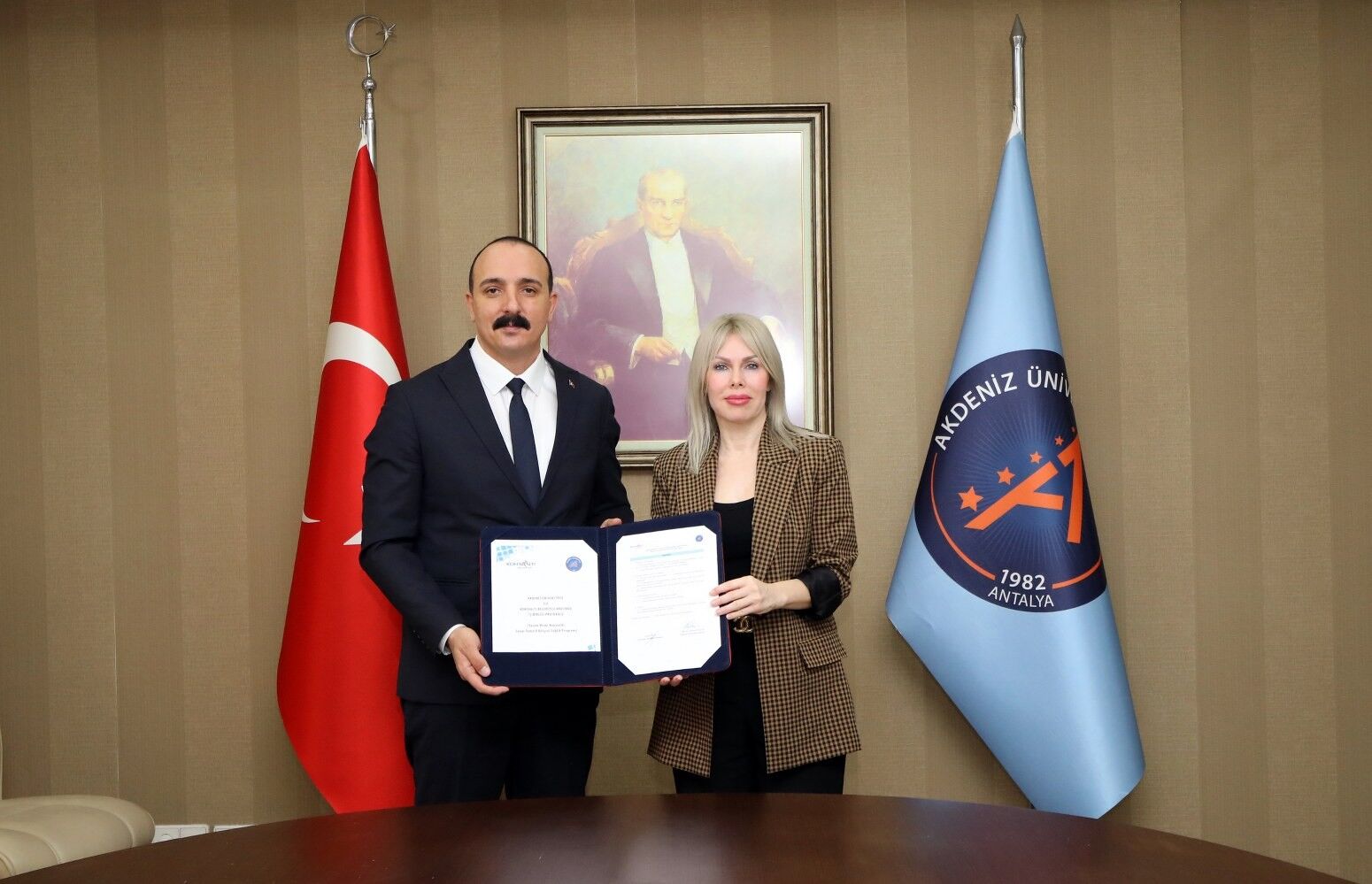 Konyaaltindademansvealzheimerekarsisanattemellieğitim