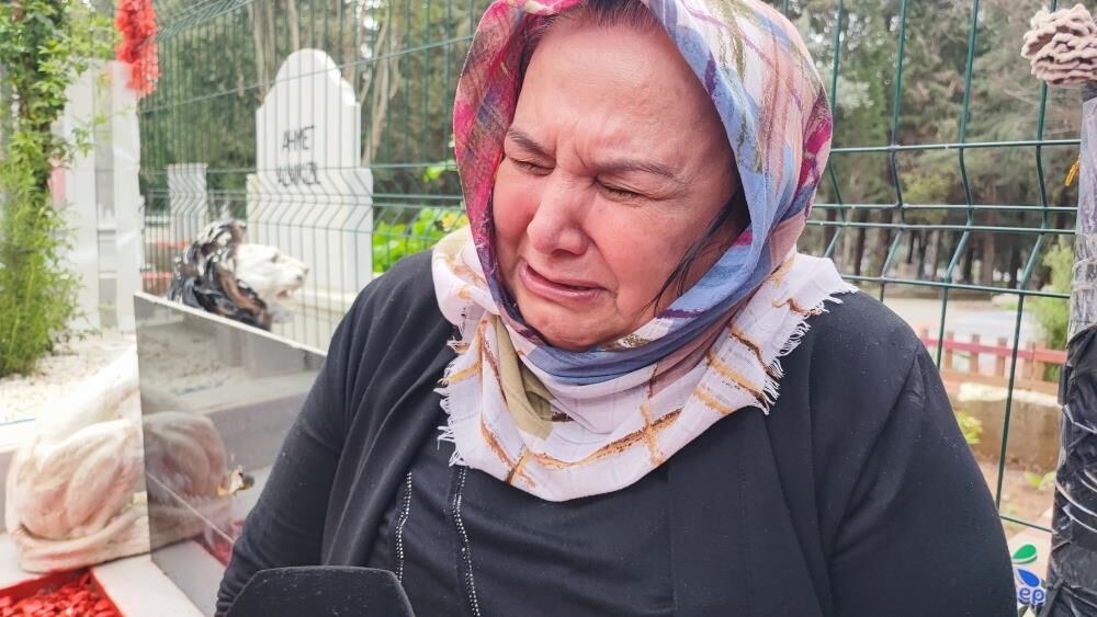 Polismemurununmezarinitalanettileraciliannegozyaşlarinaboguldu