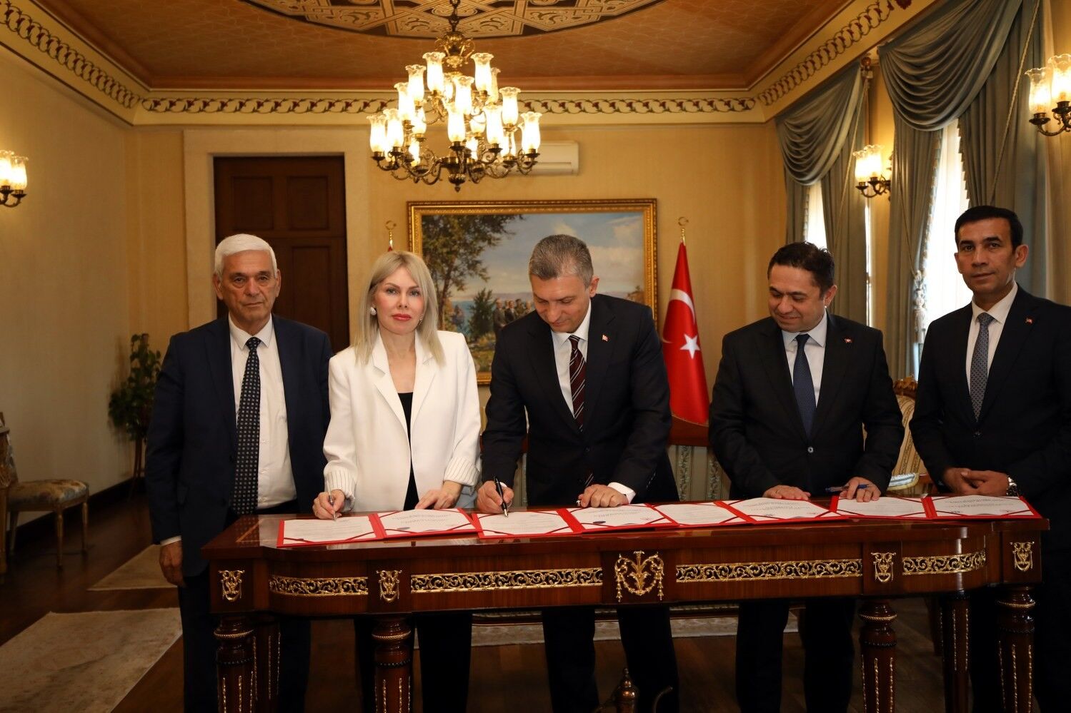 Protokolimzalandiantalyadamuhtarlaricinakademidonemi