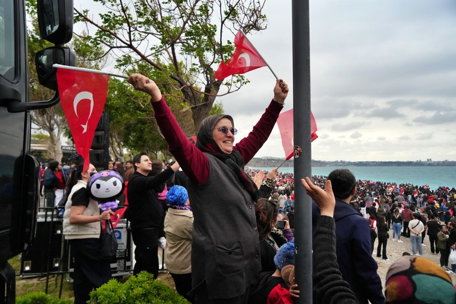 Soloturkantalyasemalarindagozkamastirdi