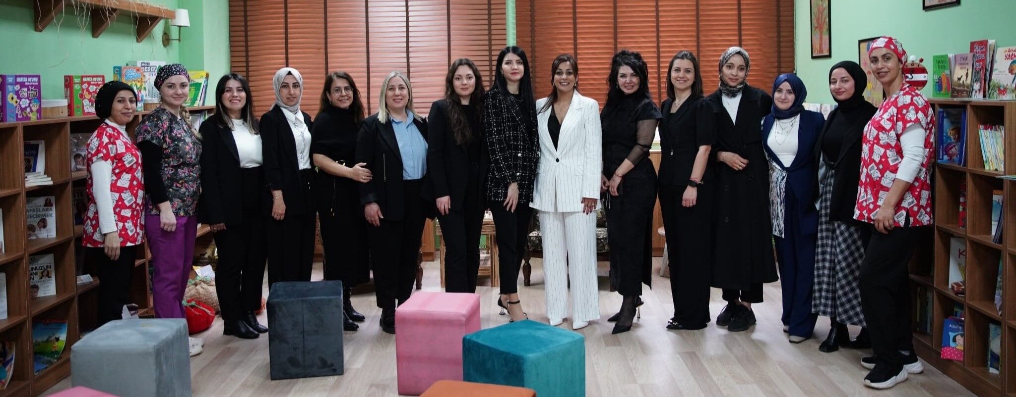 Suzanteyzekutuphanesiacildicocuklarakitaplabulusmaalani