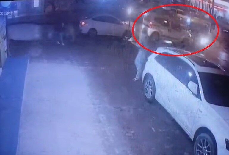 Tersyondeilerleyenaracortaligibirbirinekatti