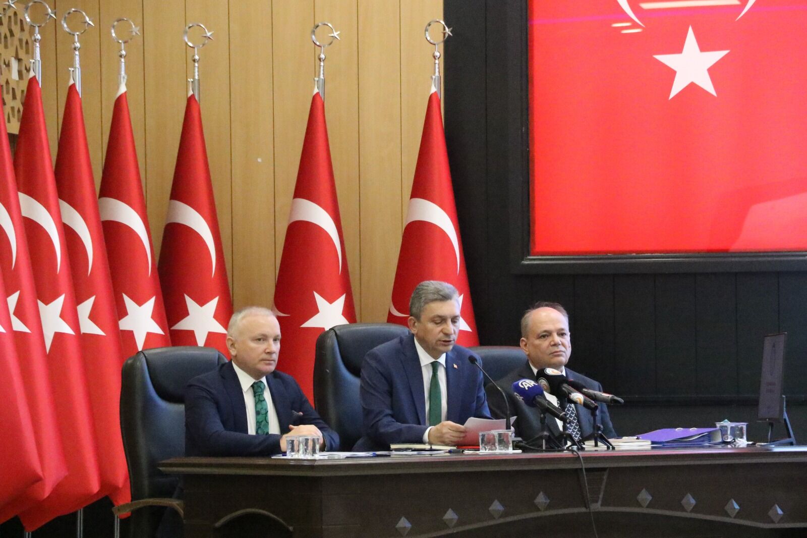 Yatirimlarinnabzitutuldu458Projemasada