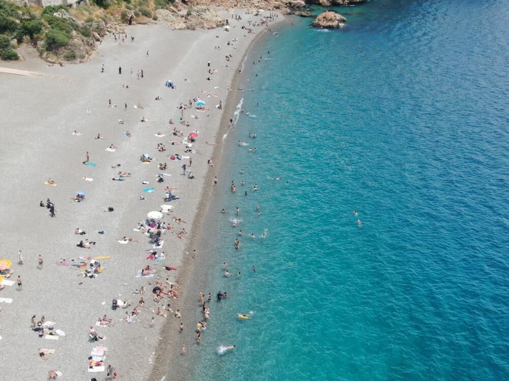 Antalyadabayrambirbaskadenizgunes
