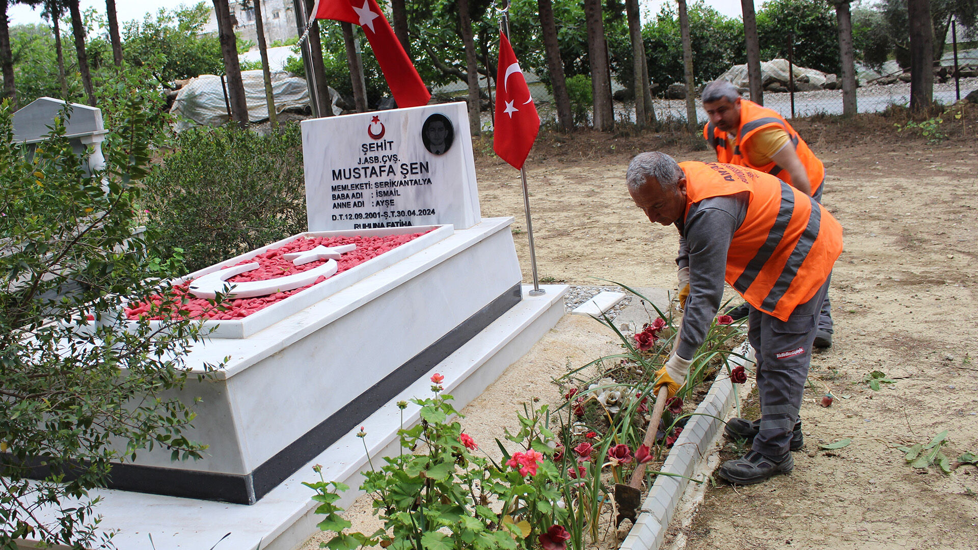 Antalyadamezarliklardabayramhazirligiucretsizringseferlerisurecek