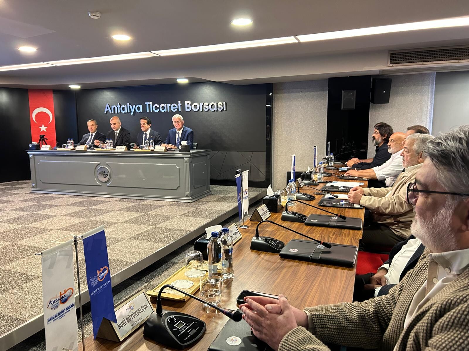Antalyaticaretborsasindanonemliaciklamalar
