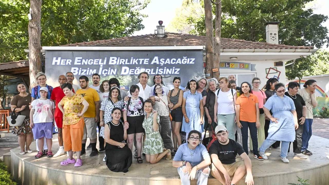 Bireylereumutolanengelsizkafe11Yasinda