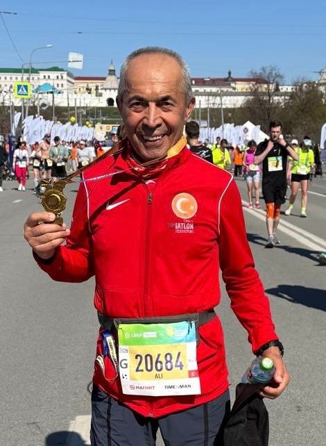 Demiradammaratondaperformansiiledamgavurdu