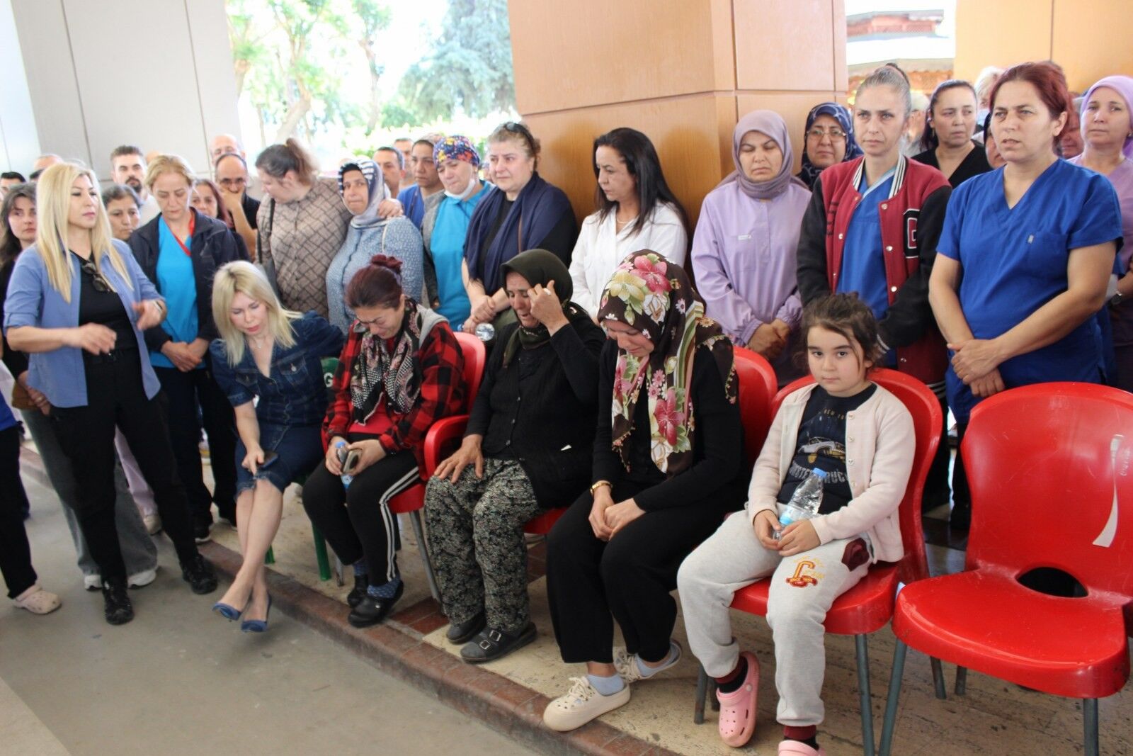 Hayatinihastalaraumutolmakicinyasadihastaneonundebukezonavedaedildi