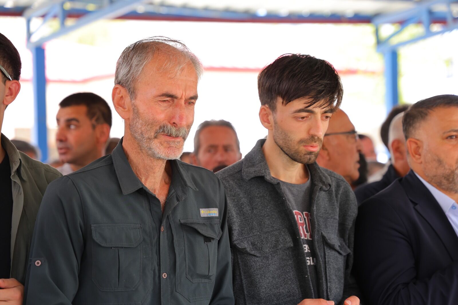 Kizinincenazesindeayaktaduramadidi