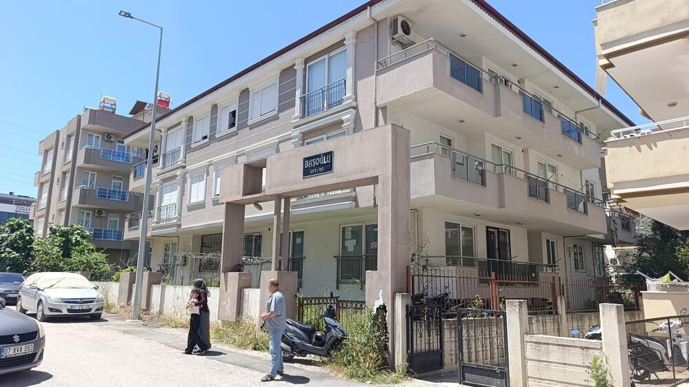 Manavgattaapartmantehlikesirisklibinadayasiyorlar