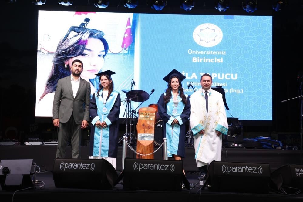 Alkudemezuniyetcoskusuogrencilerkepatti