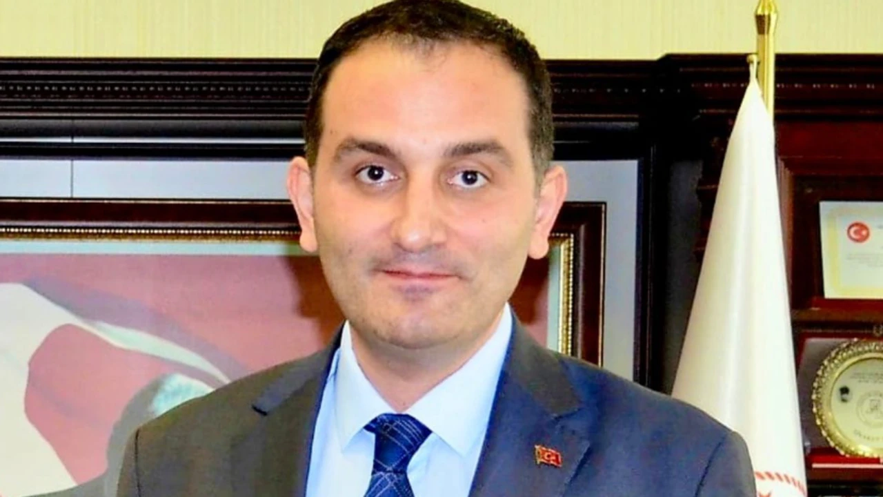 Antalyaeskibassavcisiyakupalikahvecimevcutgorevindenuzaklastirildi
