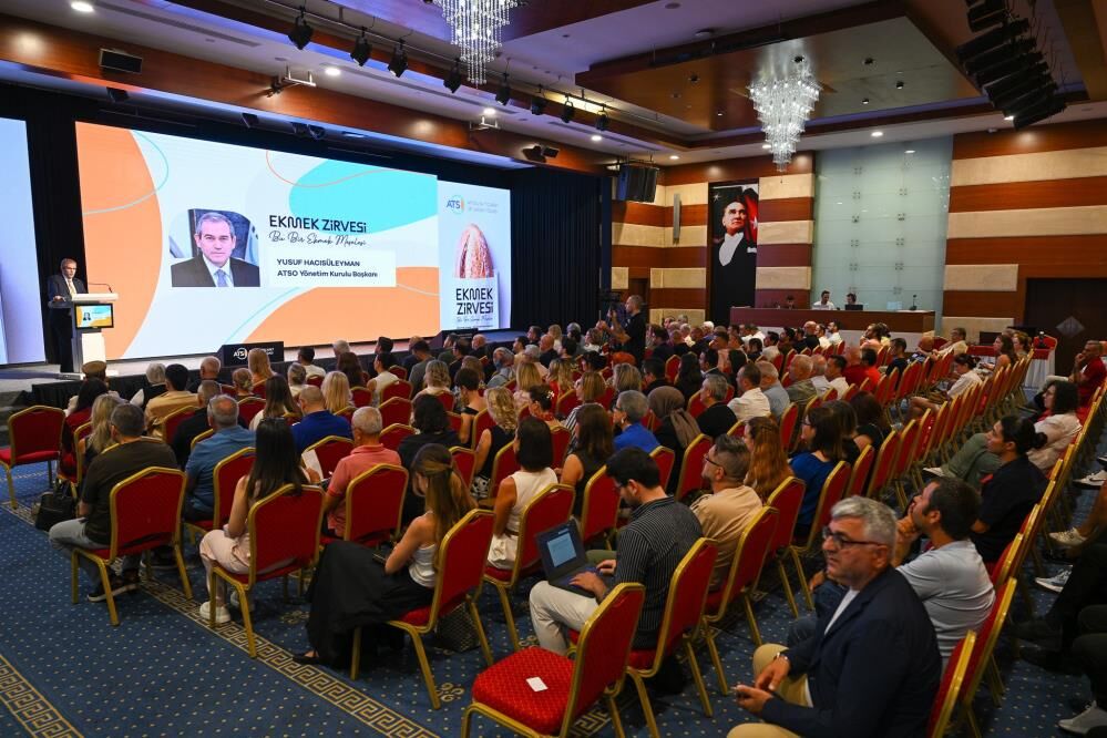 Atsodaekmekzirvesi160Ulkeninsofrasinda