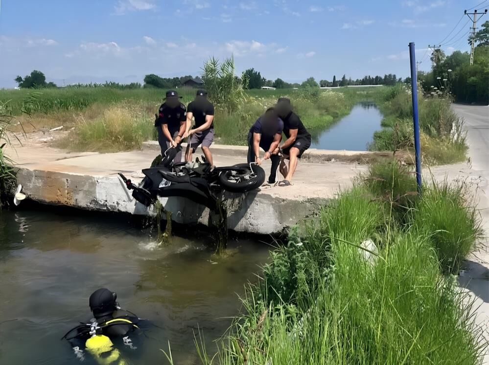 Isyerinikursnlayan2Kisiyakalandi