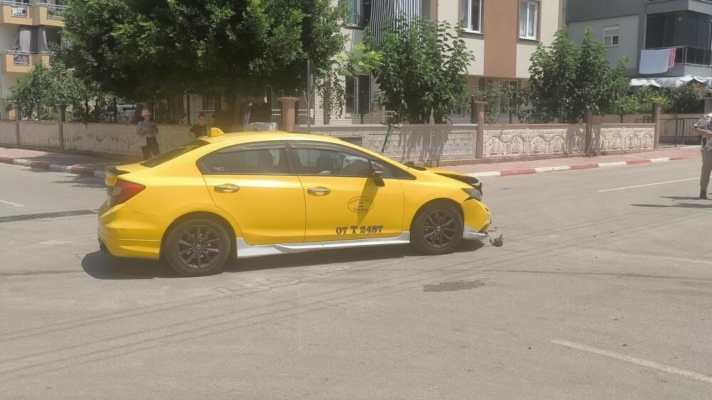 Taksiilehafifticariaraccarpistisurucuburnubilekanamadankurtuldu