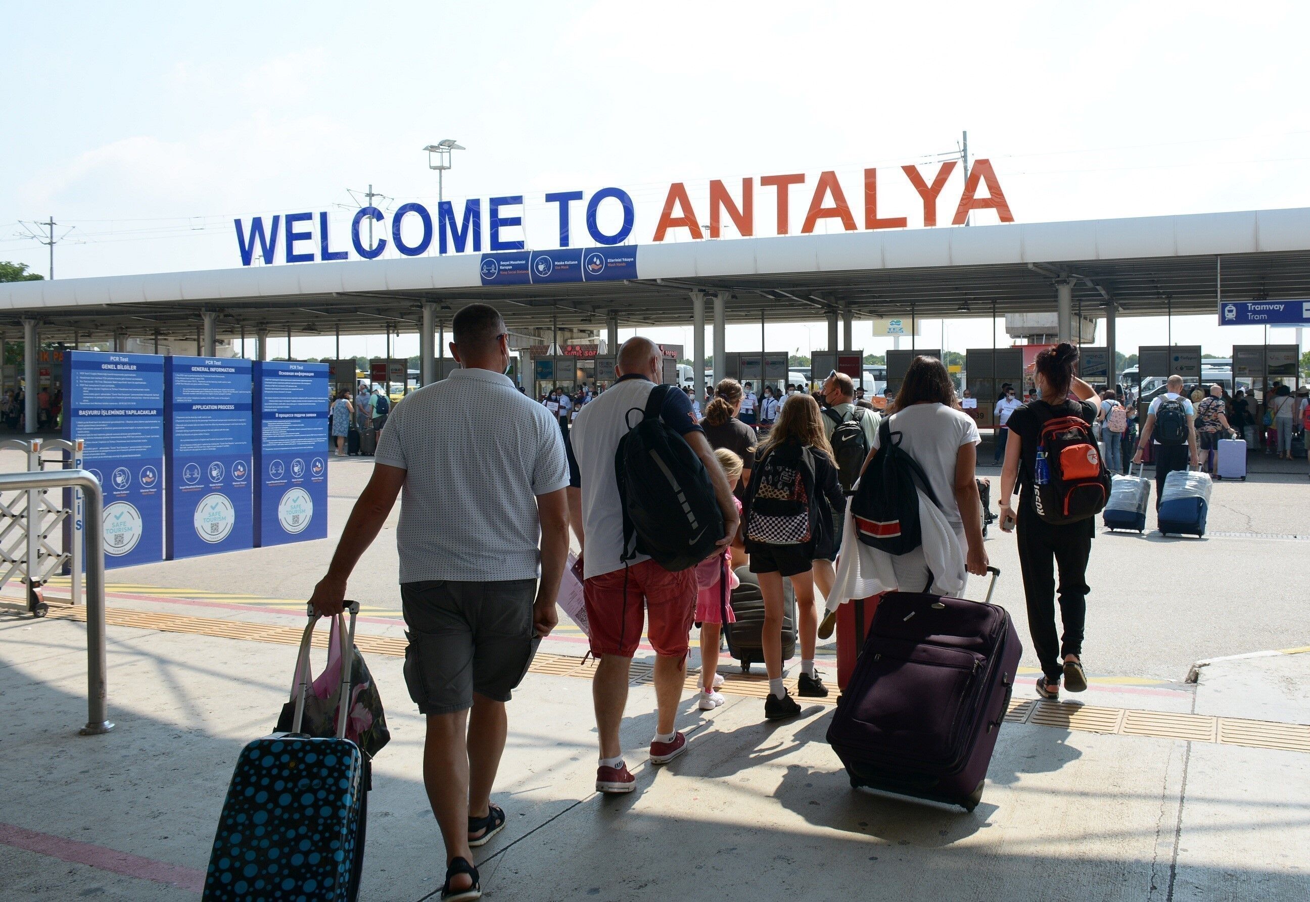 Turizmindebayrambereketiotellertamdoldu