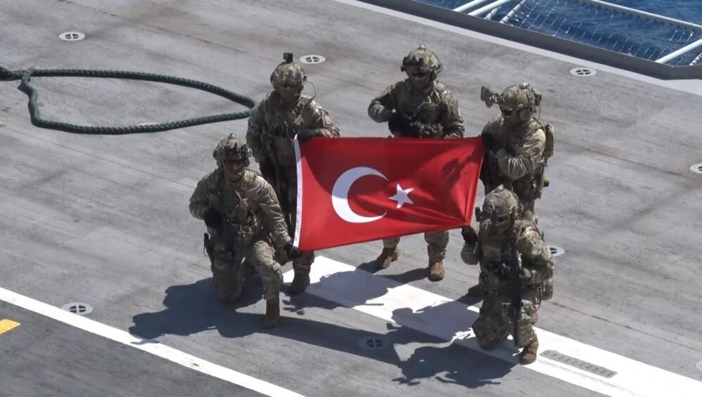 Turkdonanmasindanantalyadagovdegosterisi