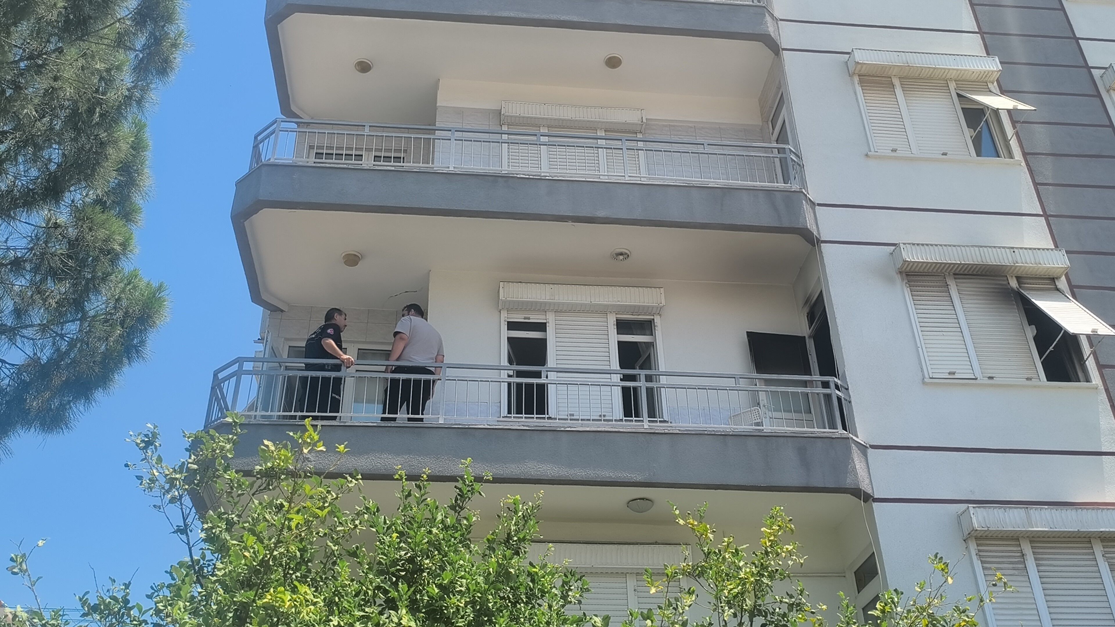 Yanginhaberinialdikosarakkizinasarildi