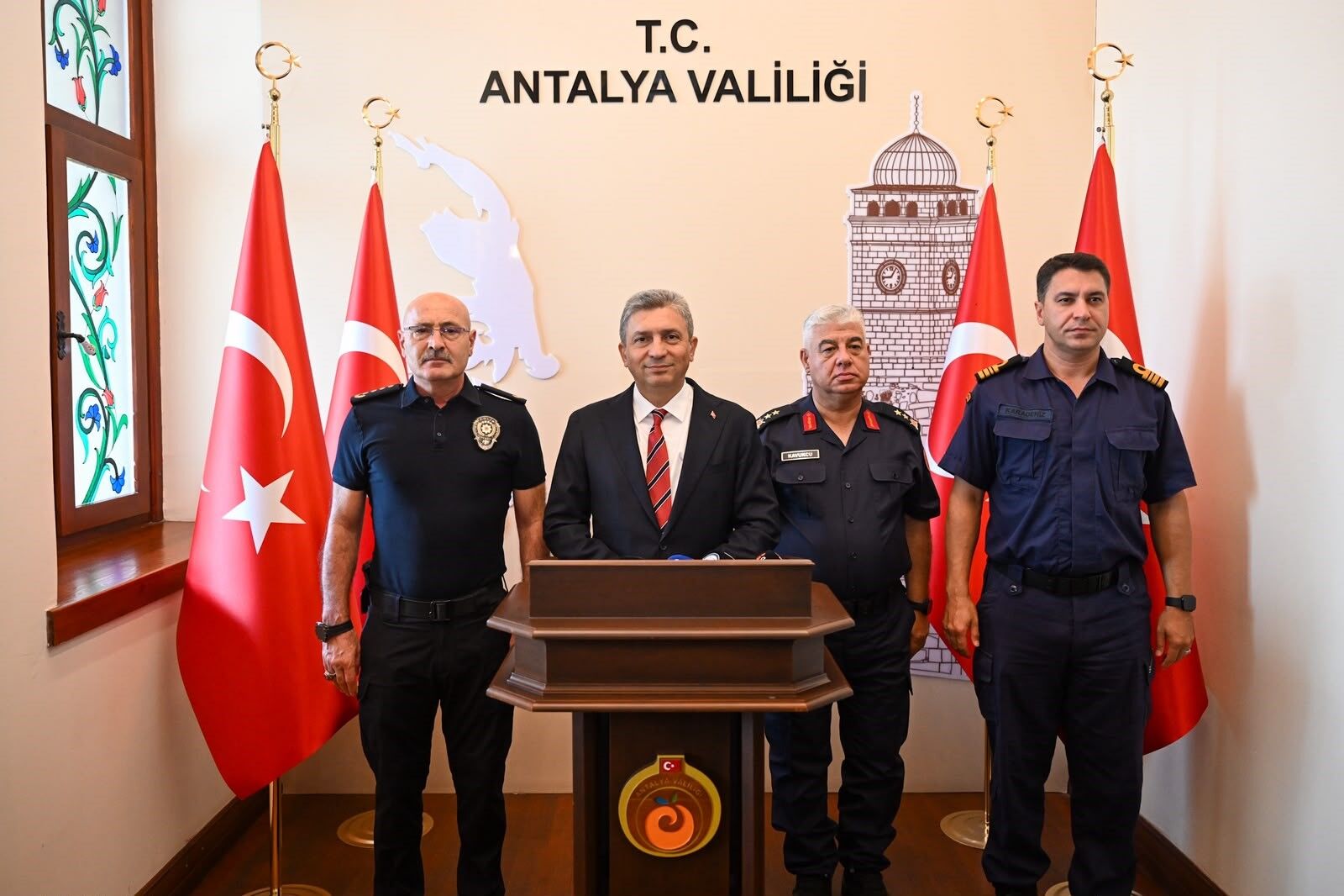 Antalyadaasayisolaylariaydinlatildi