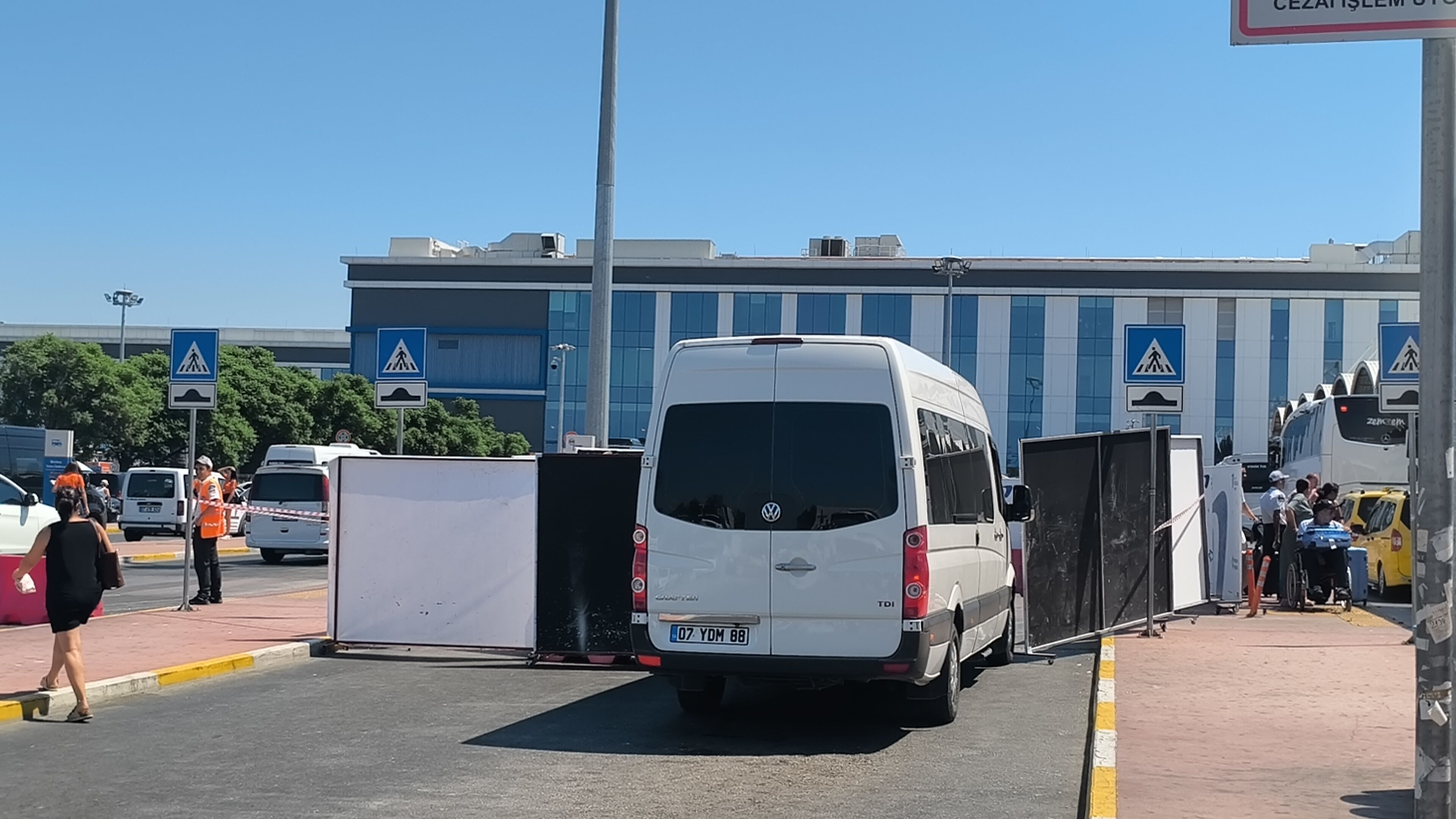 Antalyahavalimanindadehset
