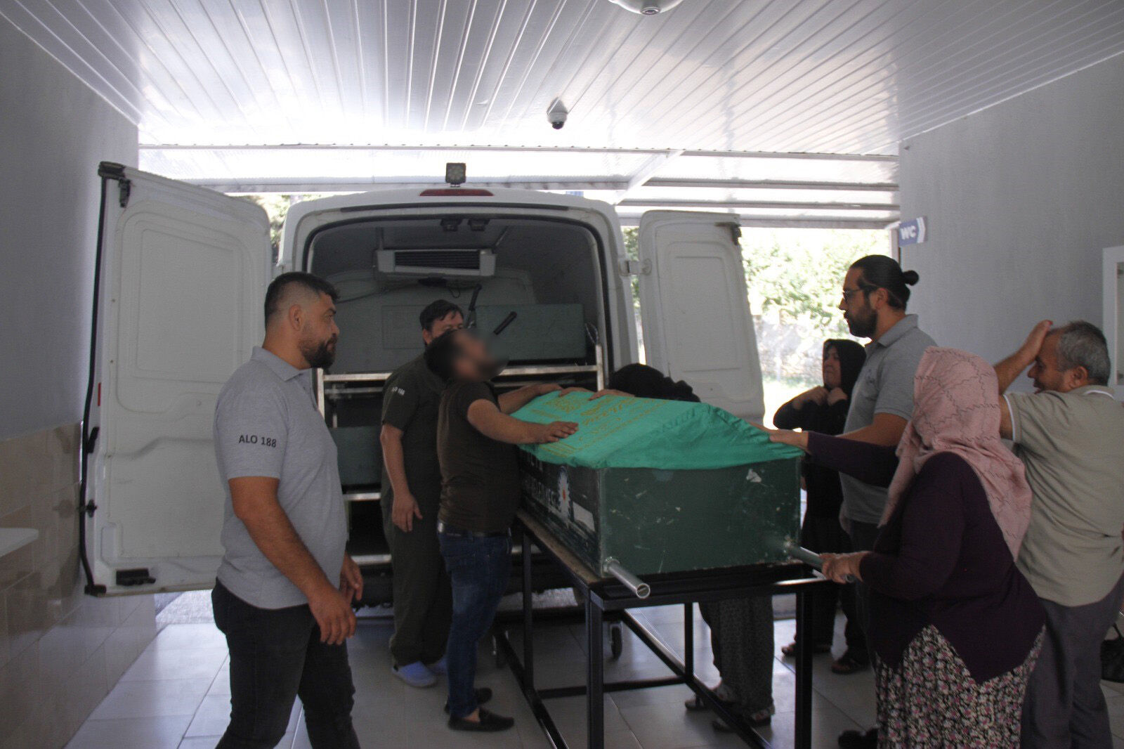 Babasininkullandigiminibusunaltindakaldi