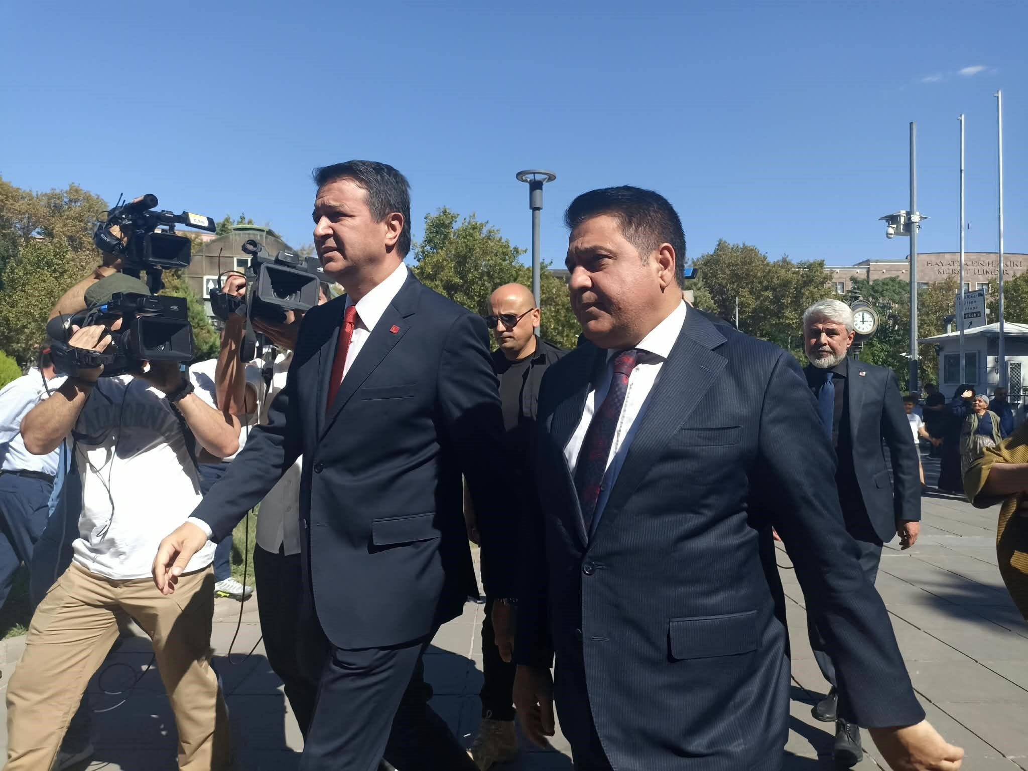 Davutoğlu (1)
