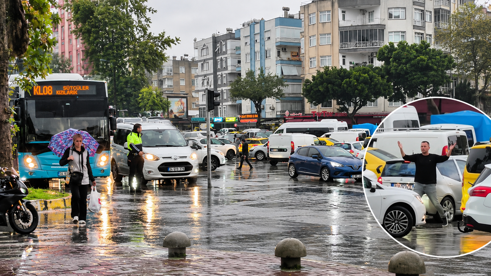 Yağmurlu Kavşakta Trafik Karmaşası
